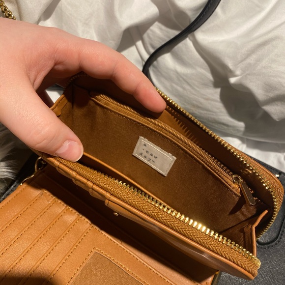 wallet - Picture 4 of 4